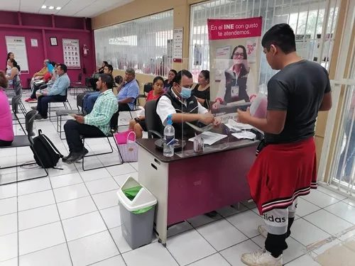 INE llama a tabasqueños a actualizar su credencial antes de que se saturen los módulos